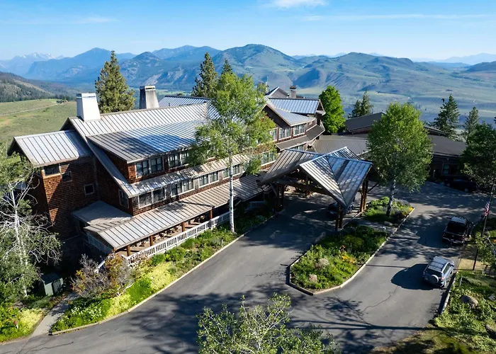 Sun Mountain Lodge